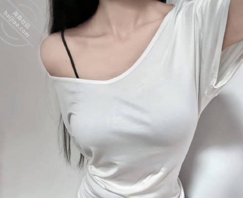 半夜老妈喝醉走错门了跑到我的房间精虫上脑就把老妈给强奸了剧情