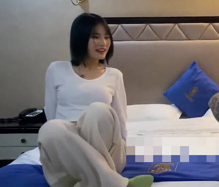 舔奶玩逼金枪不倒短发少女娇喘求饶-小文探花剧情