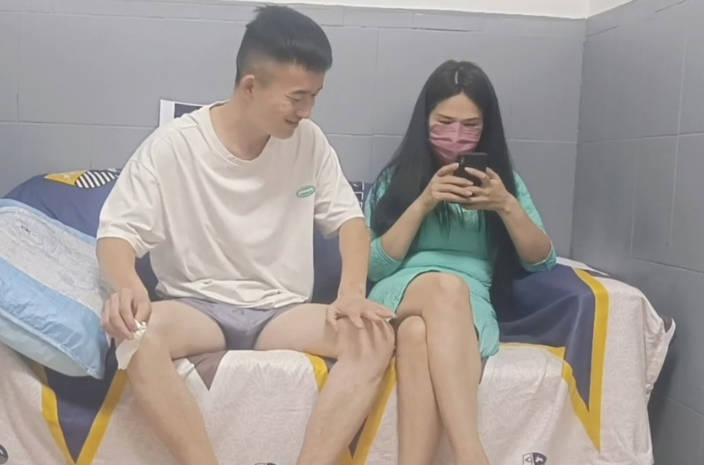 素人夫妻出境-爽儿剧情