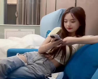 约个学妹看起来清纯内在很骚-7BOSS剧情