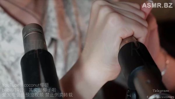 其实是椰子啦 手嘴并用