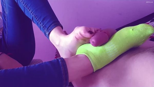 3624asd - 妹子各方面都很不错 而且很懂 拍摄手法很专业 第一视角足交榨精福利视频 (68)