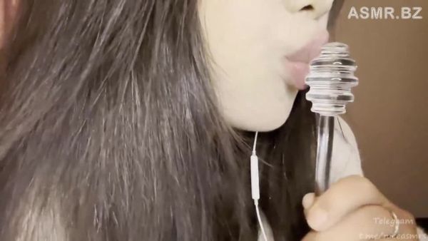 楠楠nn是个胆小鬼 疯狂口活透明蜂蜜棒